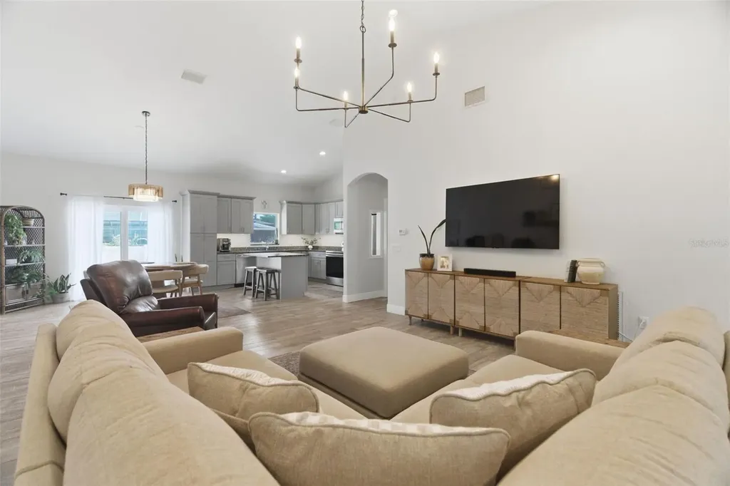 1016 Gulf Road Tarpon Springs FL 34689
