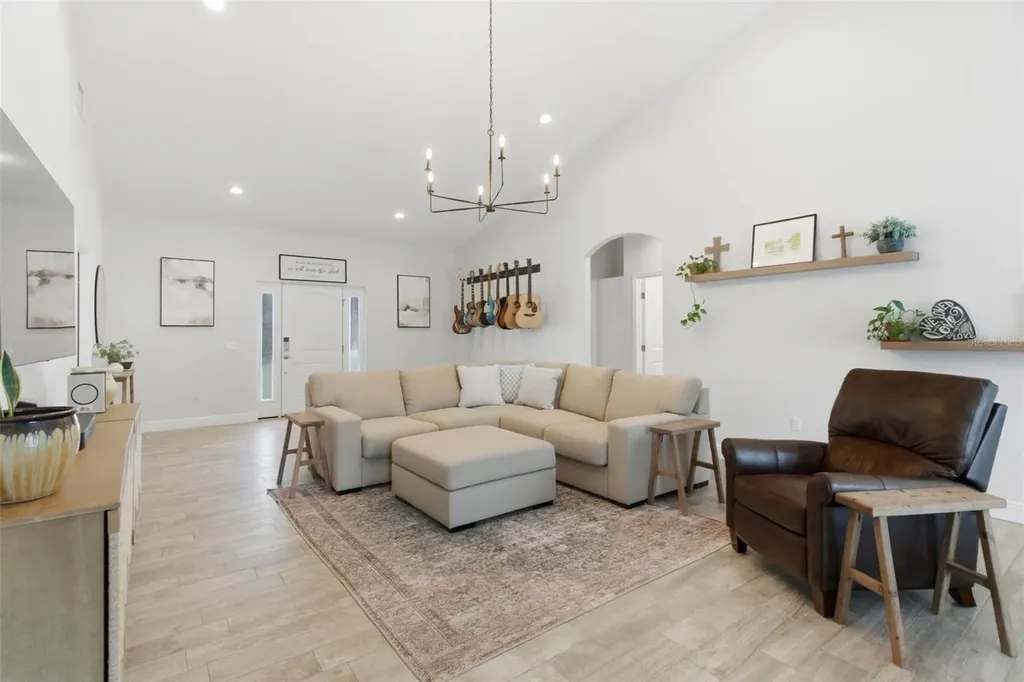 1016 Gulf Road Tarpon Springs FL 34689