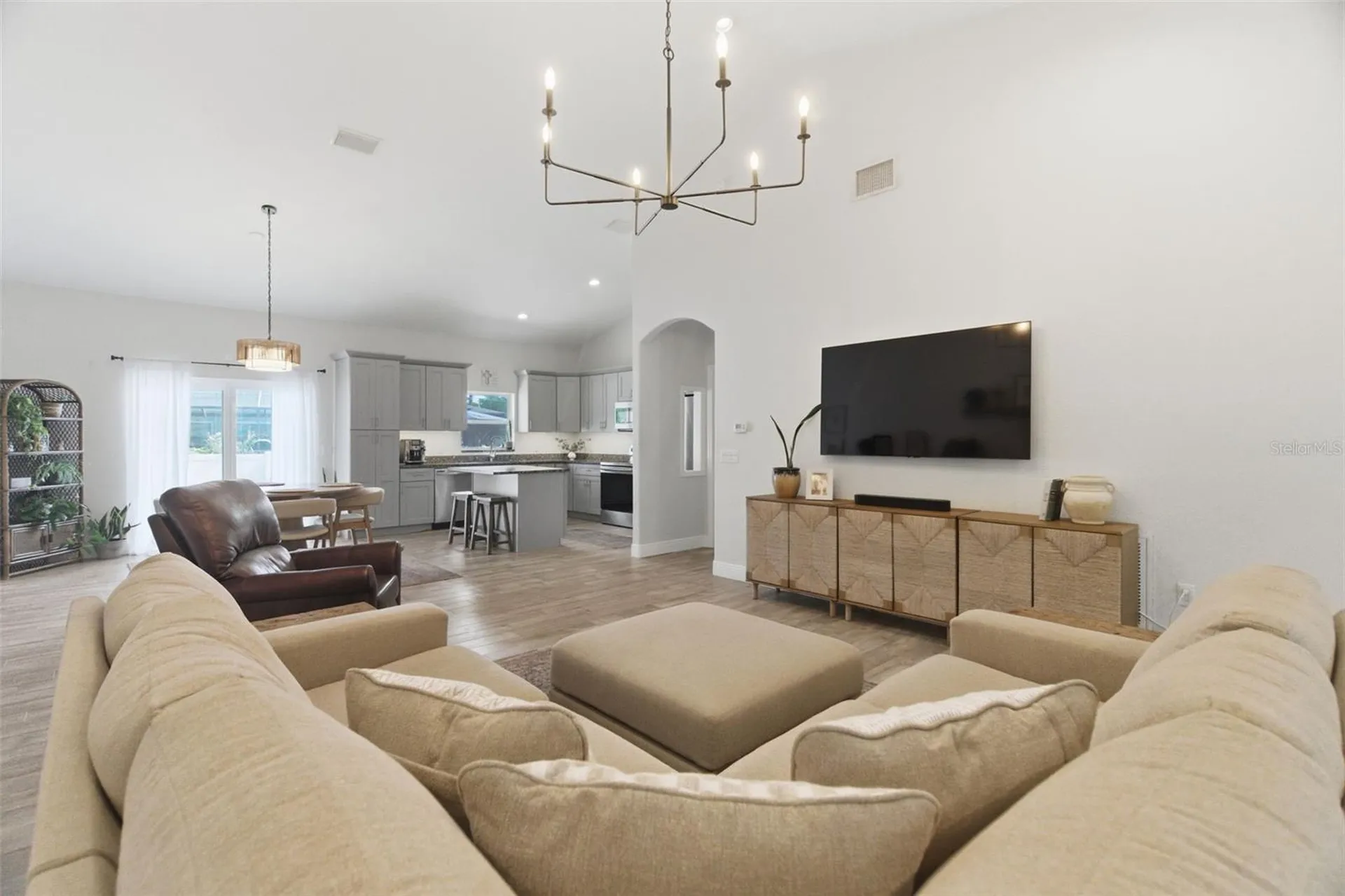 1016 Gulf Road Tarpon Springs FL 34689