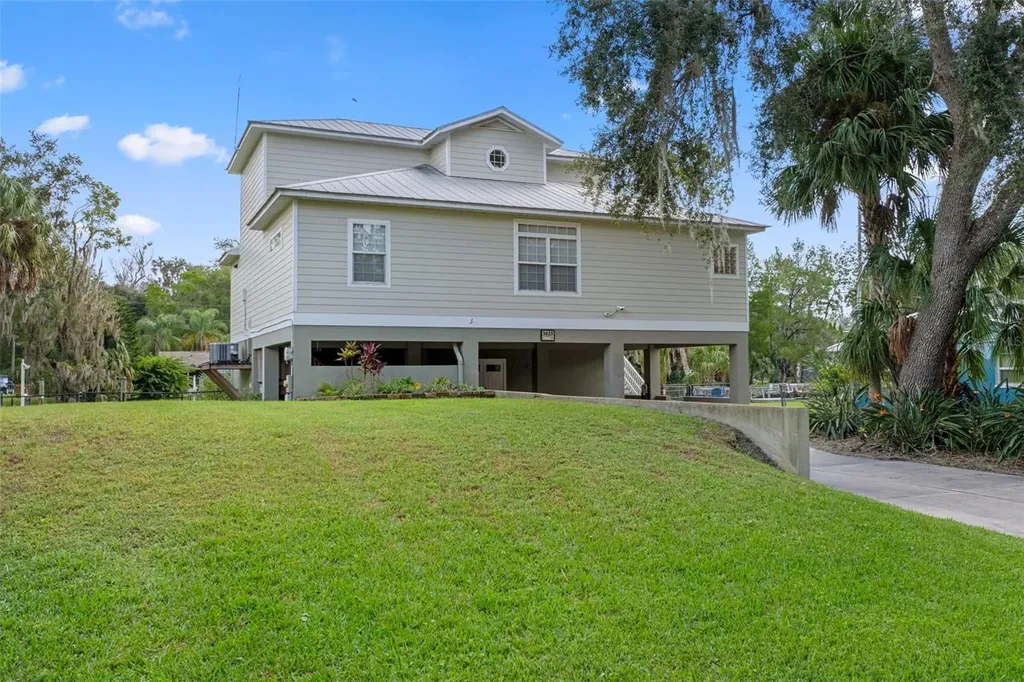 3625 N Suwannee Point Crystal River FL 34428