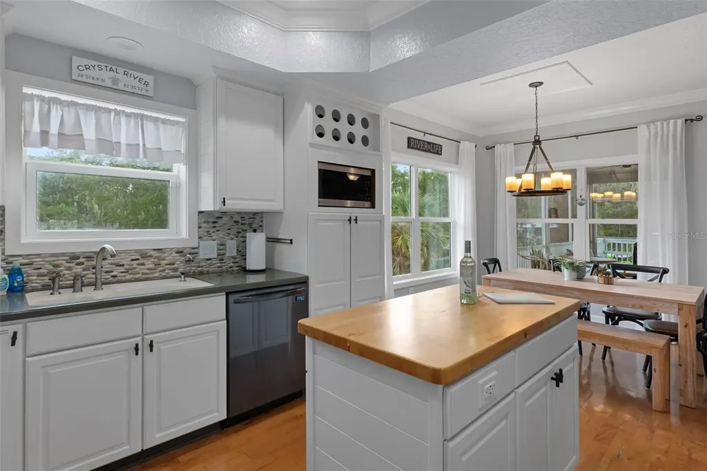3625 N Suwannee Point Crystal River FL 34428