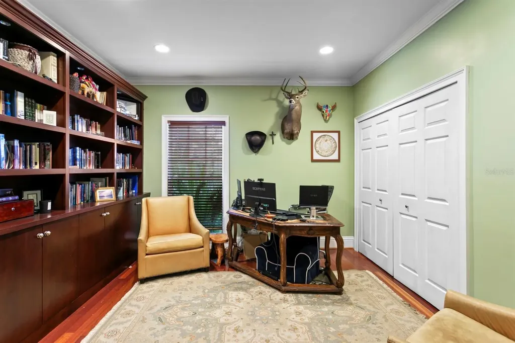 4521 W Watrous Avenue Tampa FL 33629