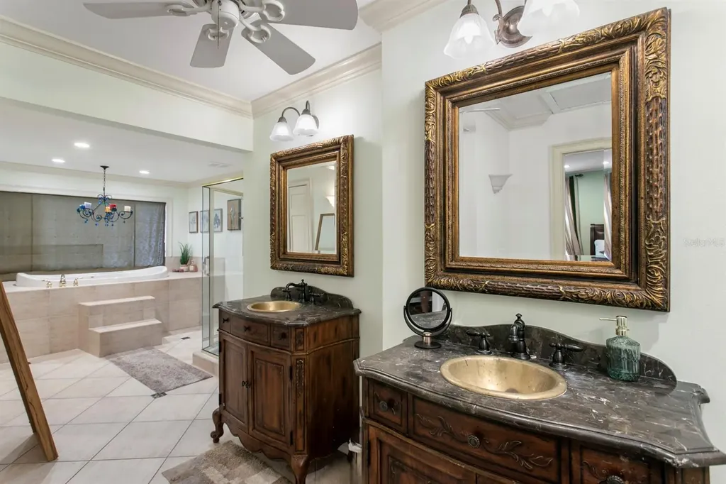 4521 W Watrous Avenue Tampa FL 33629