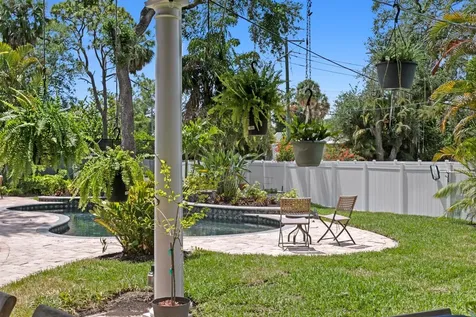 4521 W Watrous Avenue Tampa FL 33629