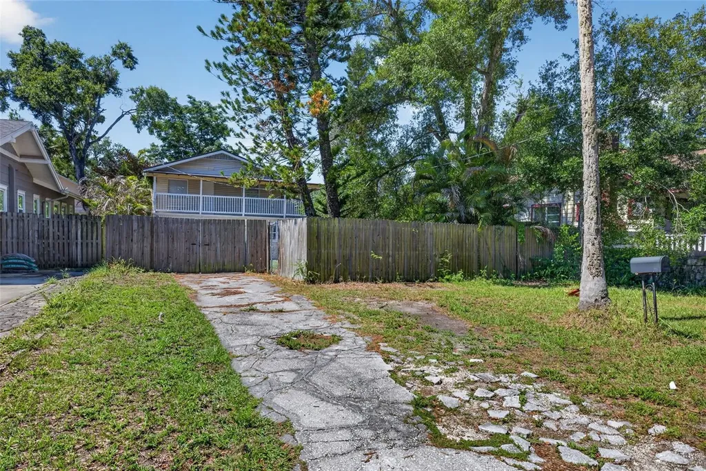 114 W Wilder Avenue Tampa FL 33603