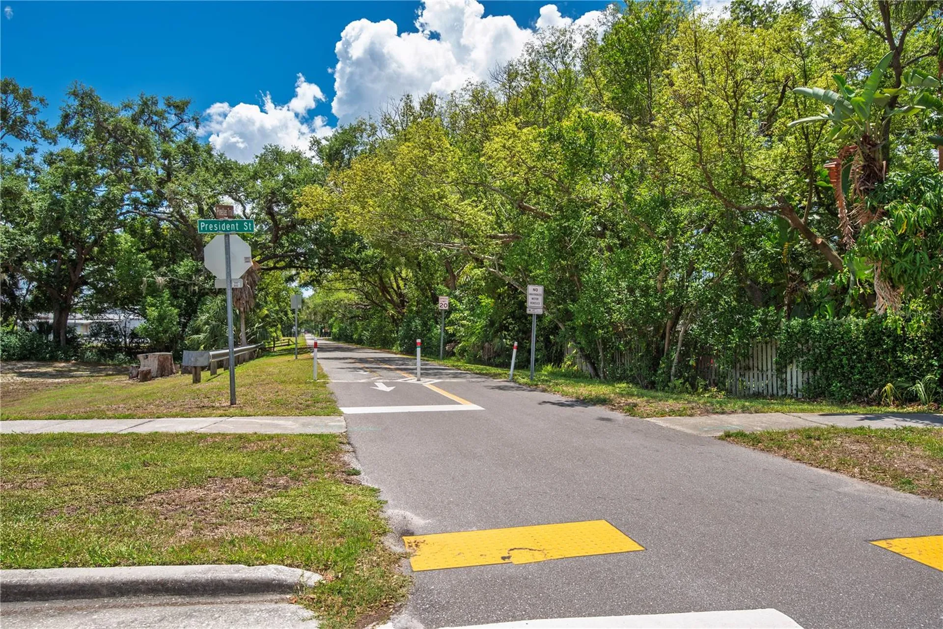 300 Clyde Lane Dunedin FL 34698