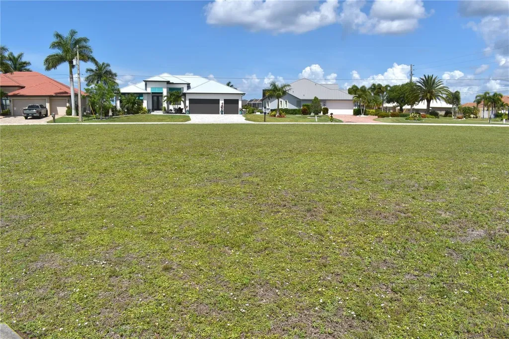 825 Via Tripoli Punta Gorda FL 33950