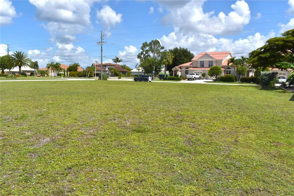 825 Via Tripoli Punta Gorda FL 33950