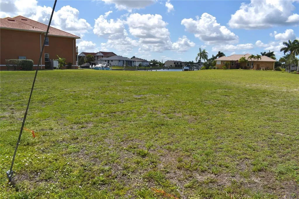825 Via Tripoli Punta Gorda FL 33950