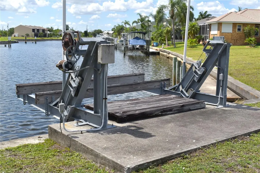 825 Via Tripoli Punta Gorda FL 33950