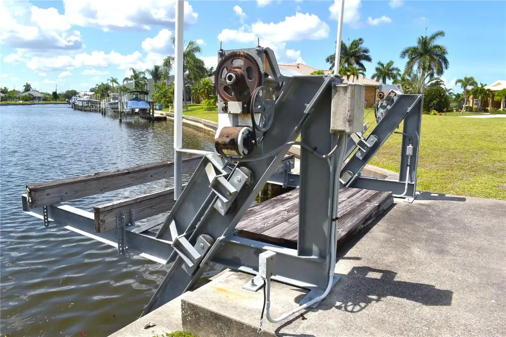 825 Via Tripoli Punta Gorda FL 33950