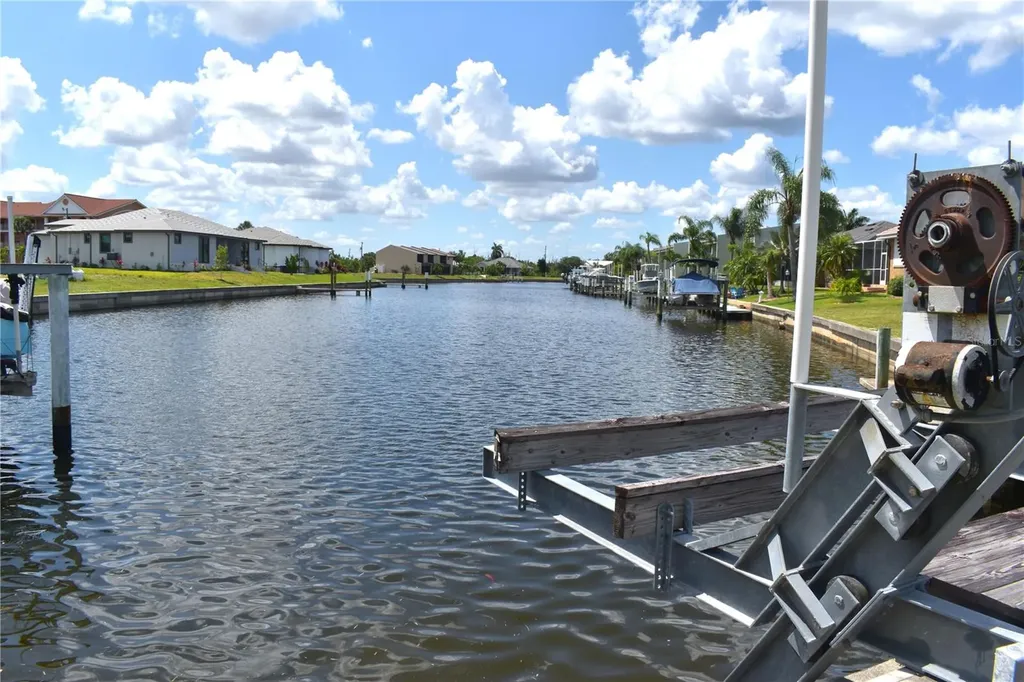 825 Via Tripoli Punta Gorda FL 33950