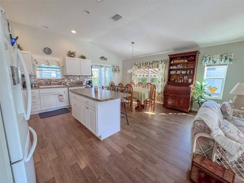 703 Royal Palm Avenue Lady Lake FL 32159