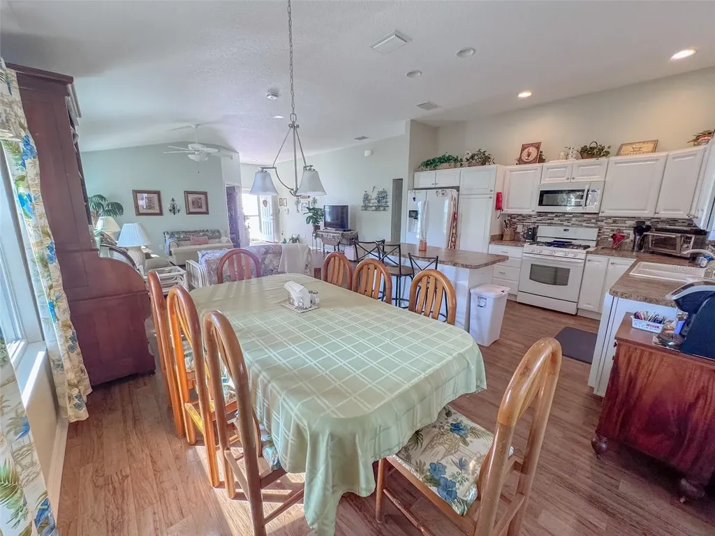 703 Royal Palm Avenue Lady Lake FL 32159