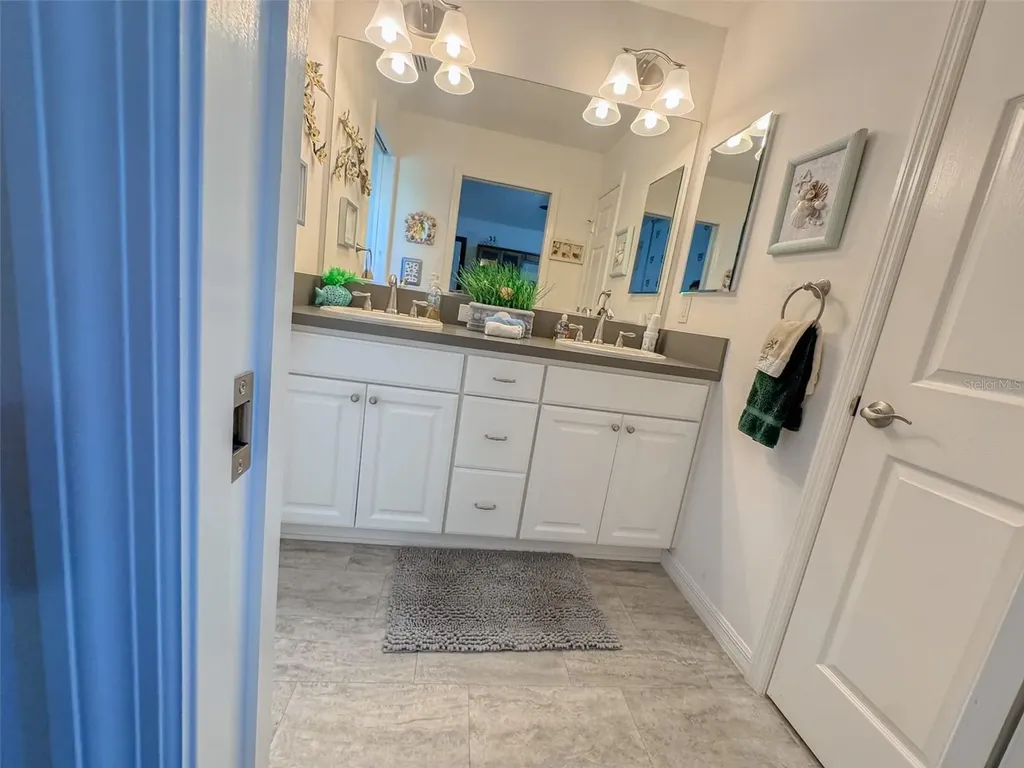 703 Royal Palm Avenue Lady Lake FL 32159