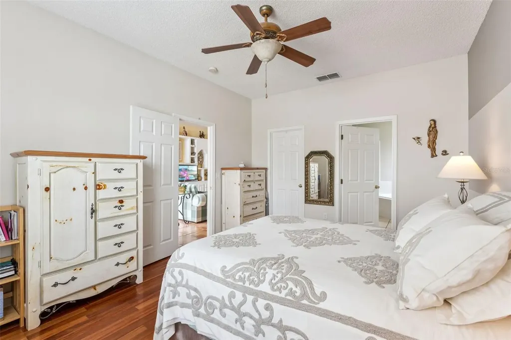 9915 Kona Isle Court Orlando FL 32817
