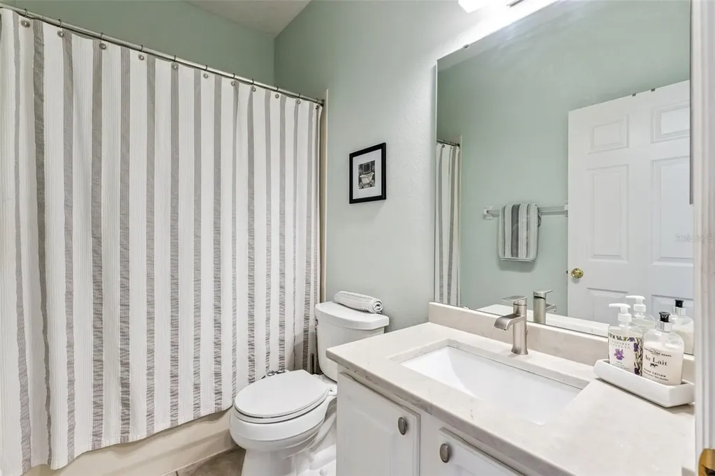 9915 Kona Isle Court Orlando FL 32817