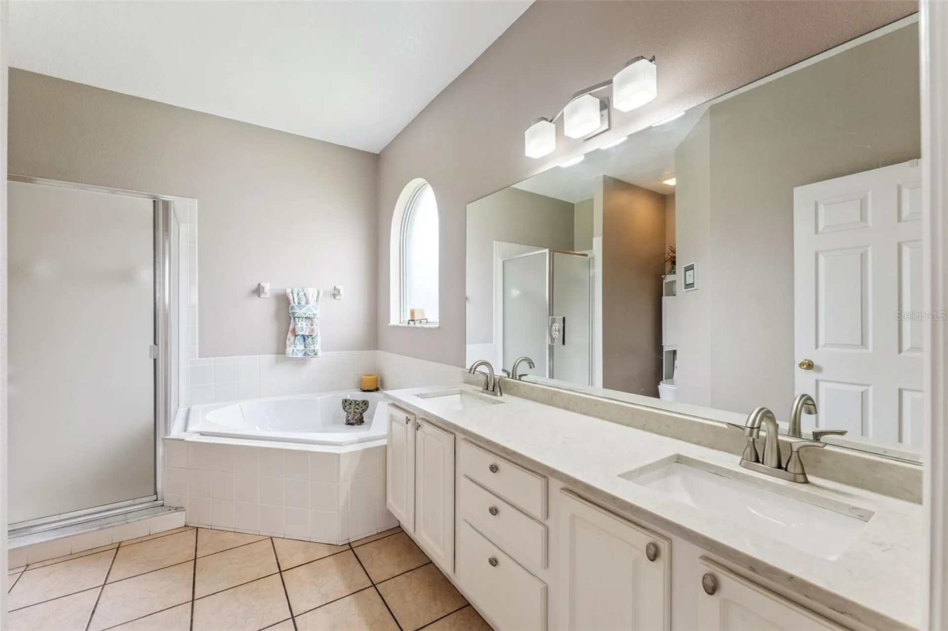 9915 Kona Isle Court Orlando FL 32817