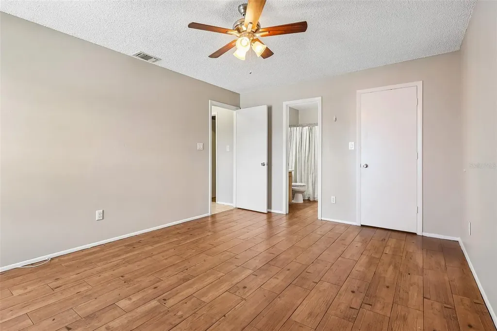 4842 S Semoran Boulevard Orlando FL 32822