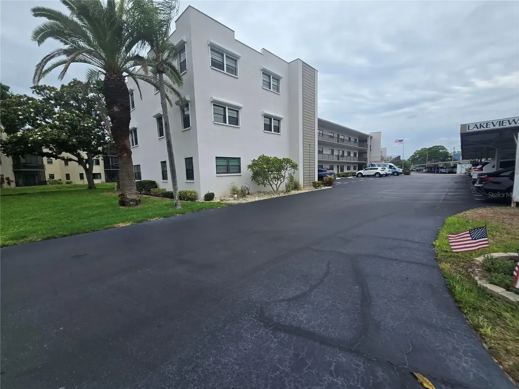 7941 58th Avenue N St Petersburg FL 33709