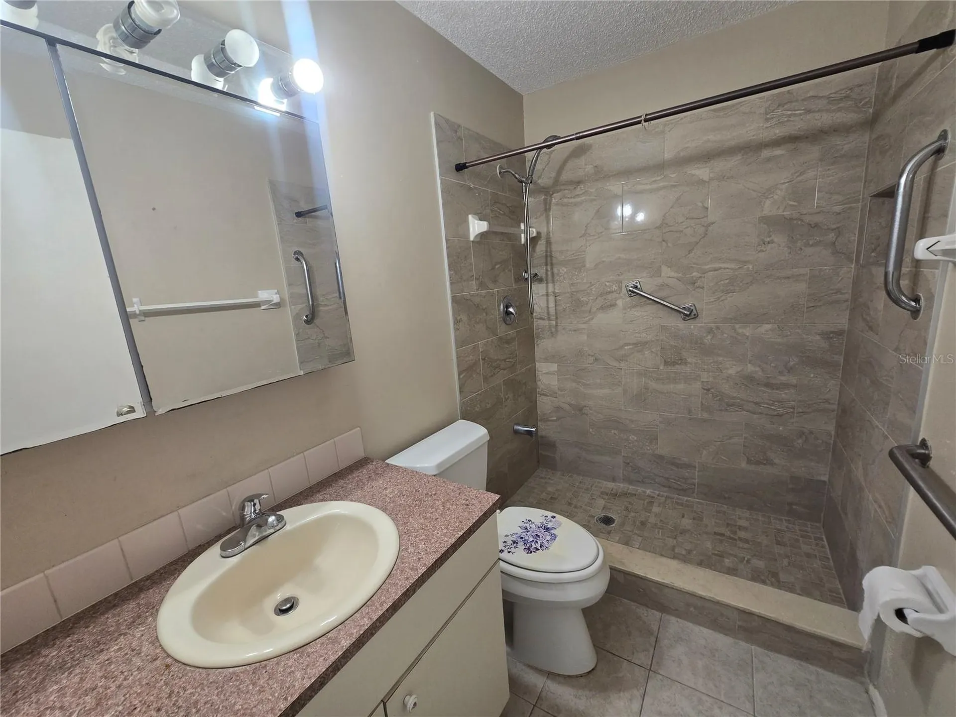 7941 58th Avenue N St Petersburg FL 33709