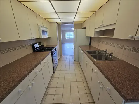 7941 58th Avenue N St Petersburg FL 33709