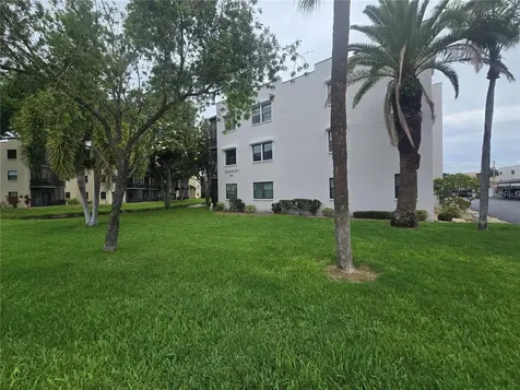 7941 58th Avenue N St Petersburg FL 33709