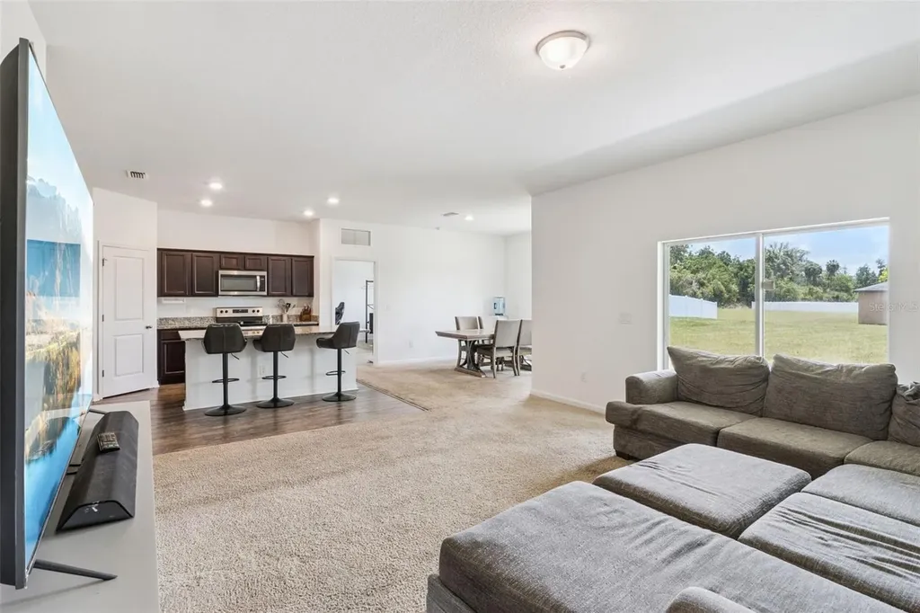 903 Shimmering Oaks Lane Seffner FL 33584
