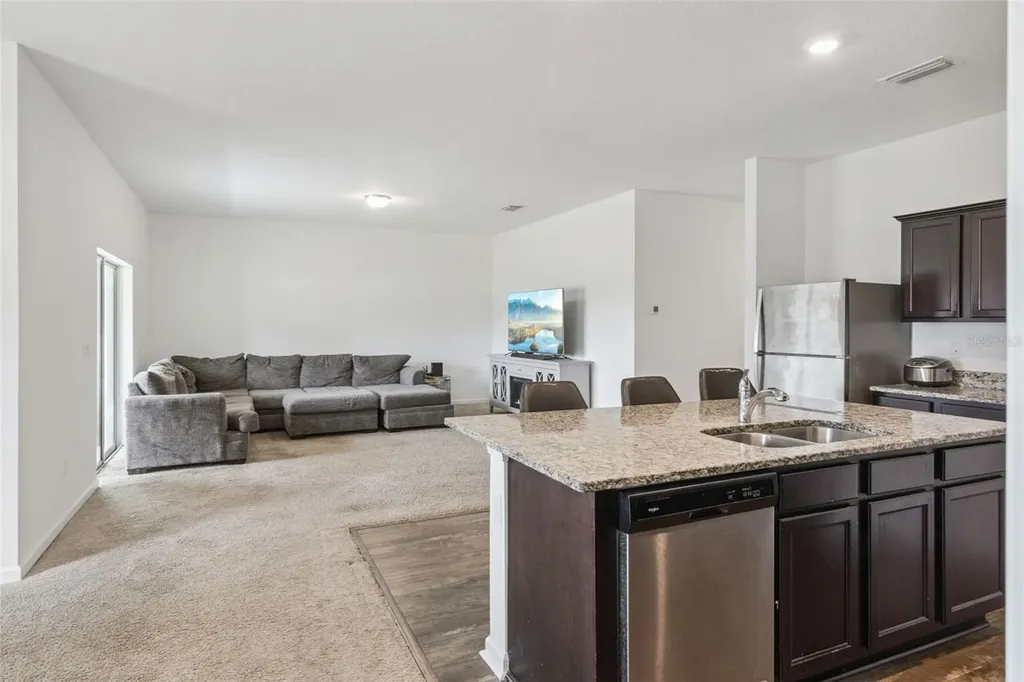 903 Shimmering Oaks Lane Seffner FL 33584