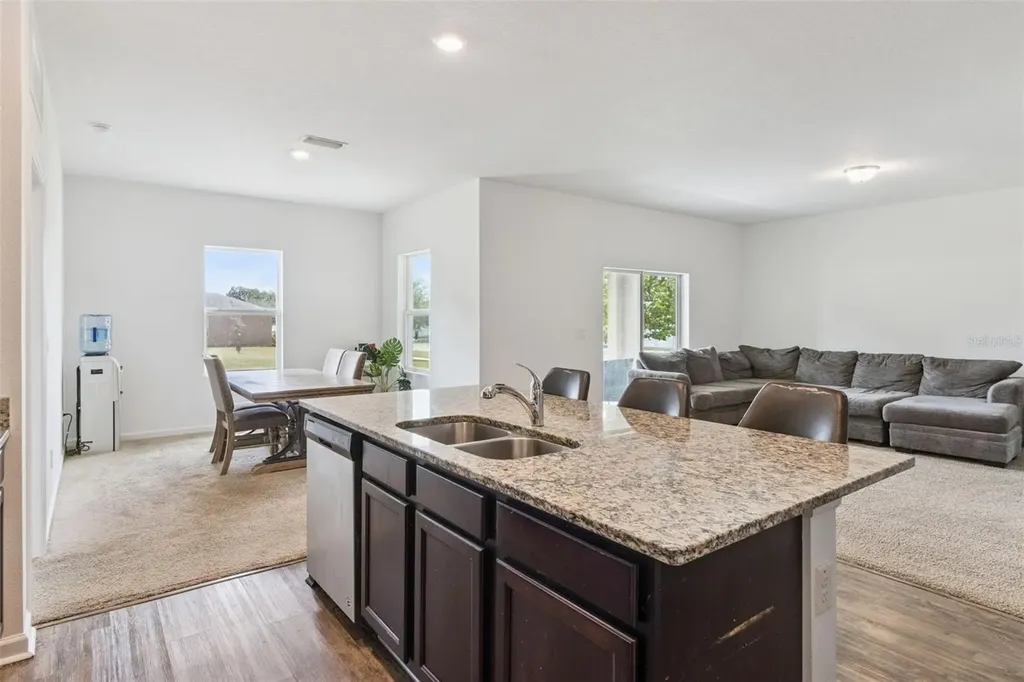 903 Shimmering Oaks Lane Seffner FL 33584