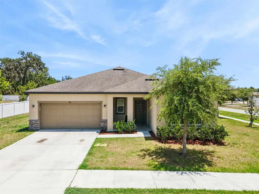 903 Shimmering Oaks Lane Seffner FL 33584
