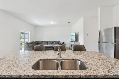 903 Shimmering Oaks Lane Seffner FL 33584