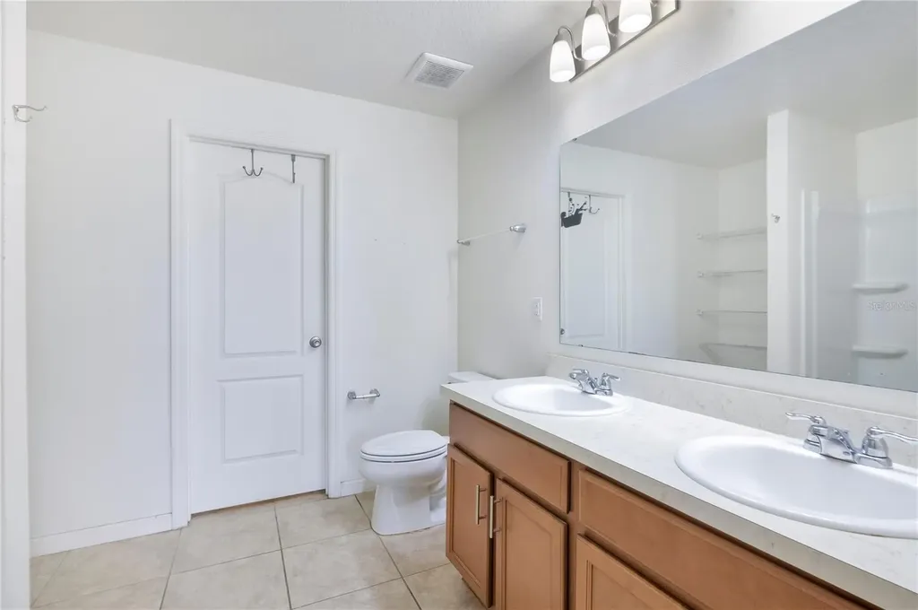 2465 Begonia Street Mascotte FL 34753