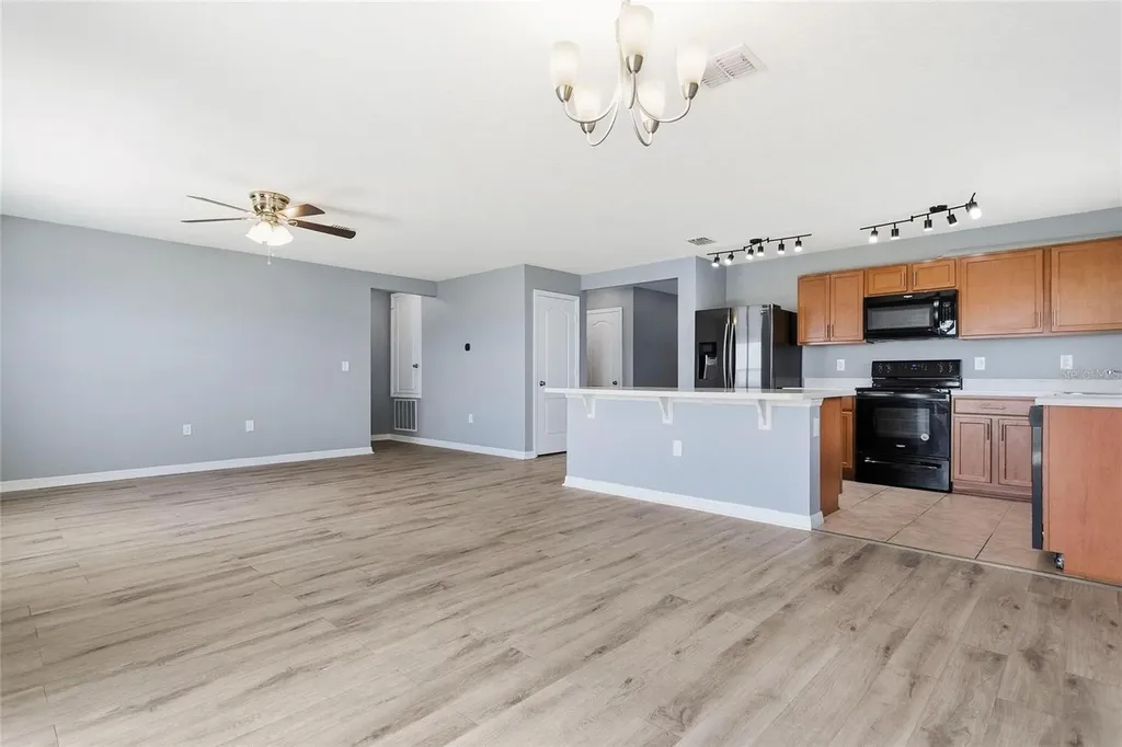 2465 Begonia Street Mascotte FL 34753