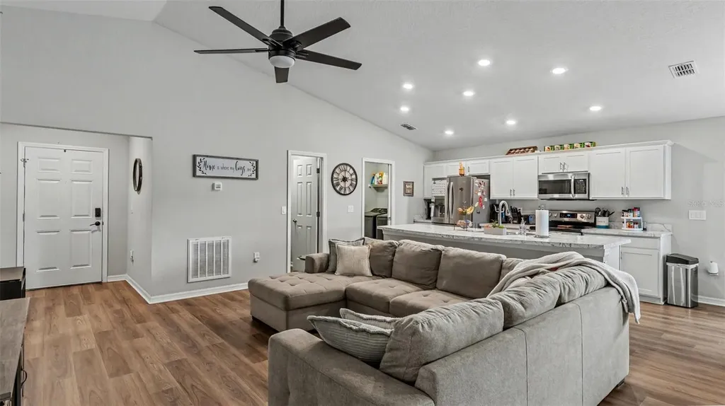 2025 Harvest Landing Circle Lakeland FL 33810