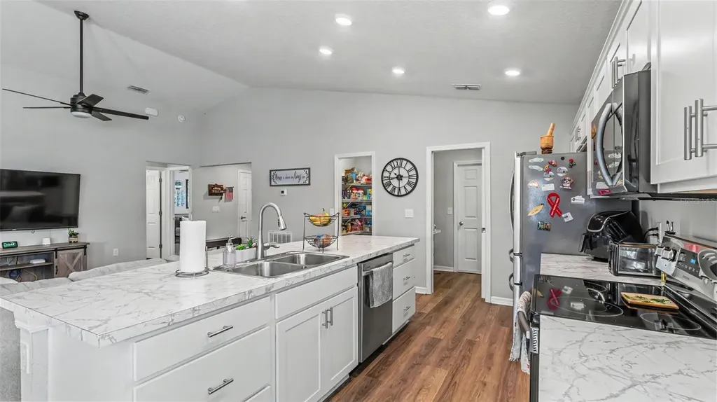 2025 Harvest Landing Circle Lakeland FL 33810