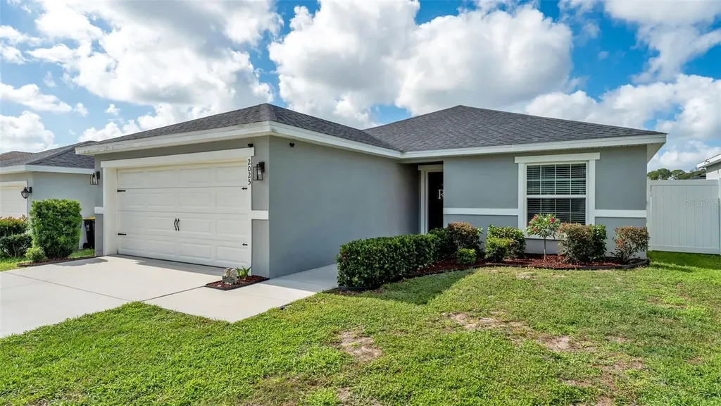 2025 Harvest Landing Circle Lakeland FL 33810