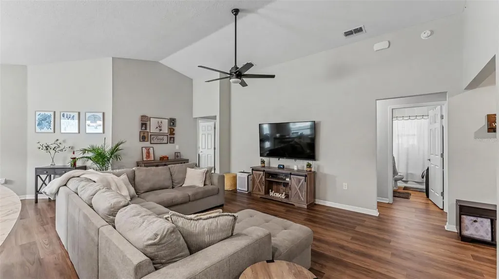 2025 Harvest Landing Circle Lakeland FL 33810