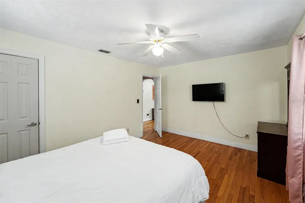 6242 5th Avenue N St Petersburg FL 33710