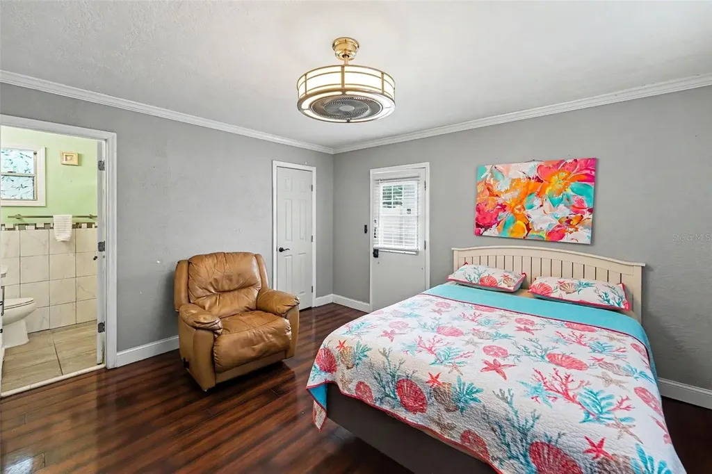 6242 5th Avenue N St Petersburg FL 33710