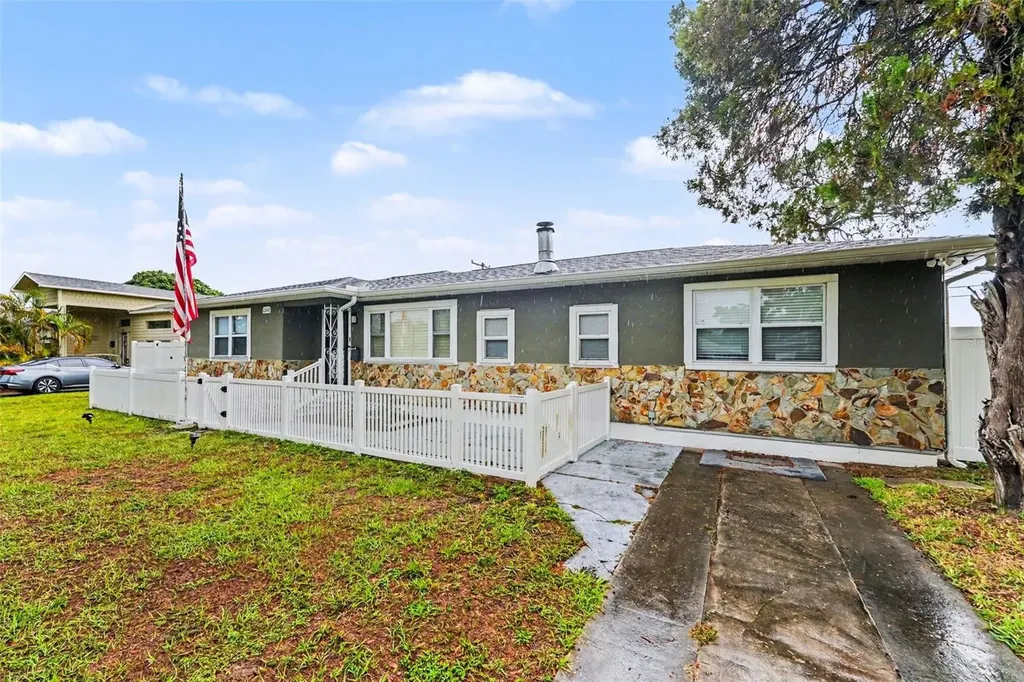 6242 5th Avenue N St Petersburg FL 33710