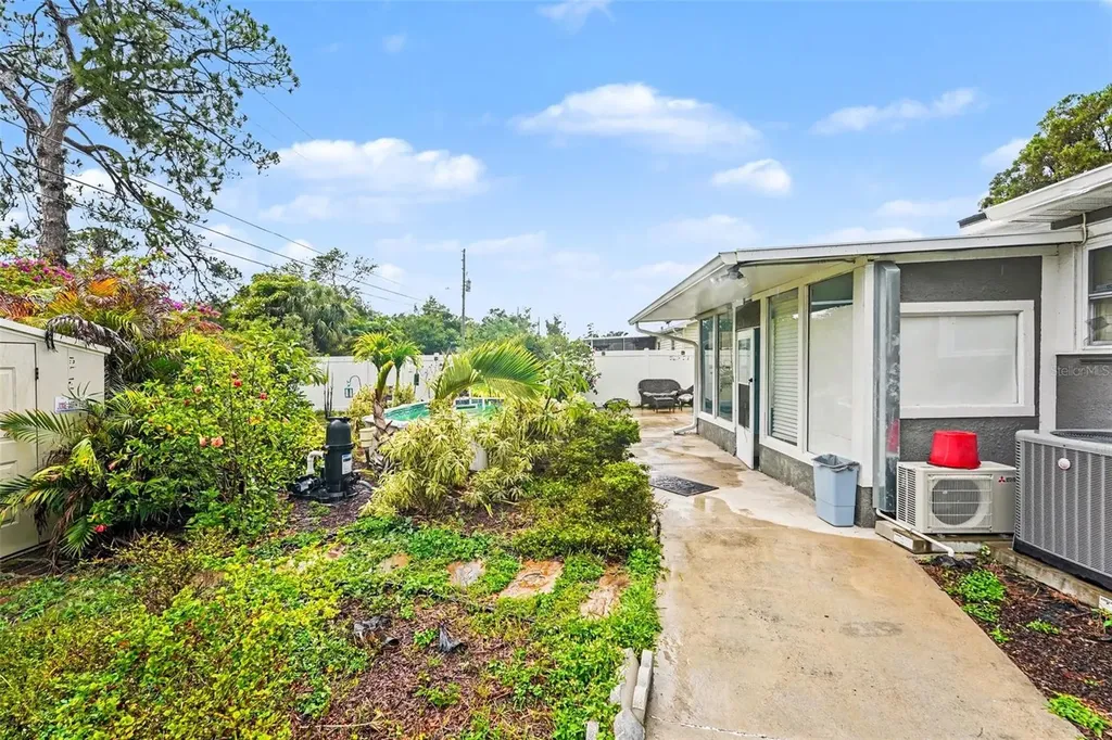 6242 5th Avenue N St Petersburg FL 33710
