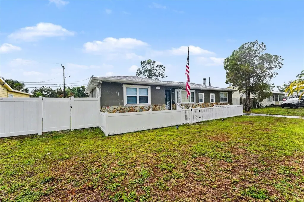 6242 5th Avenue N St Petersburg FL 33710