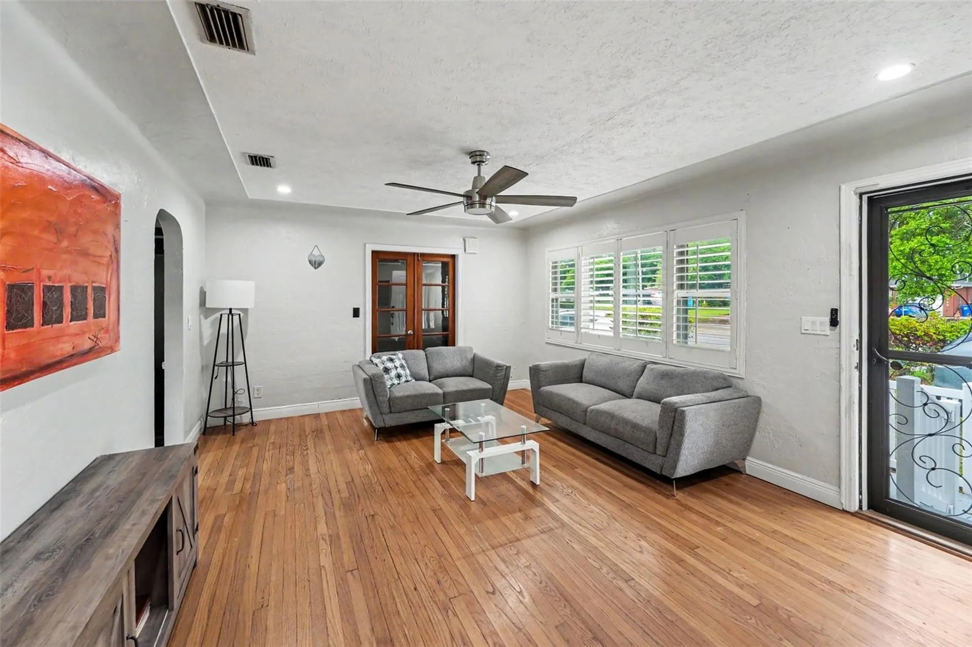 6242 5th Avenue N St Petersburg FL 33710