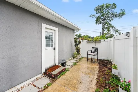 6242 5th Avenue N St Petersburg FL 33710