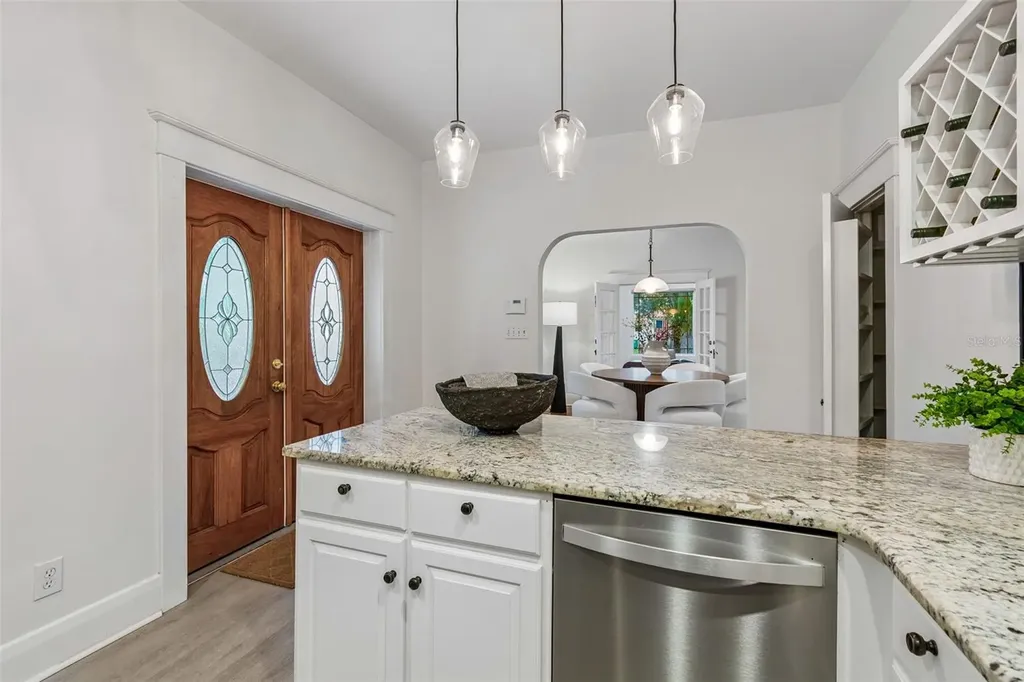 2434 W Prospect Road Tampa FL 33629