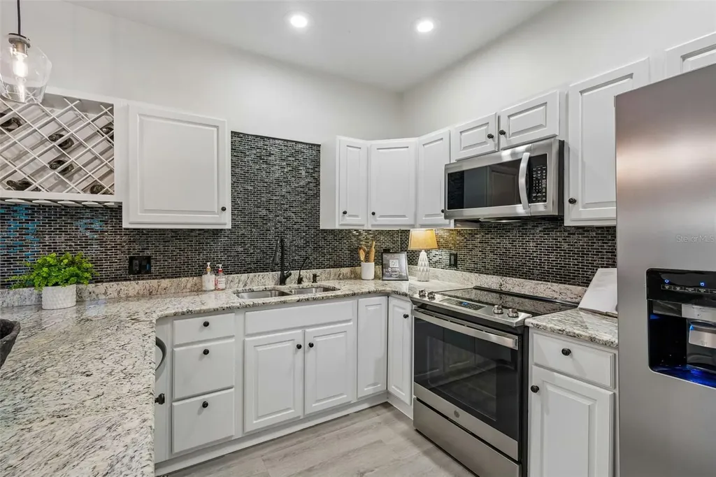 2434 W Prospect Road Tampa FL 33629