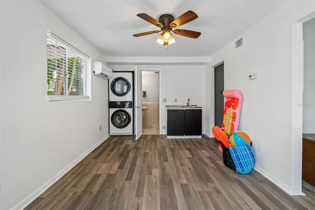 2434 W Prospect Road Tampa FL 33629
