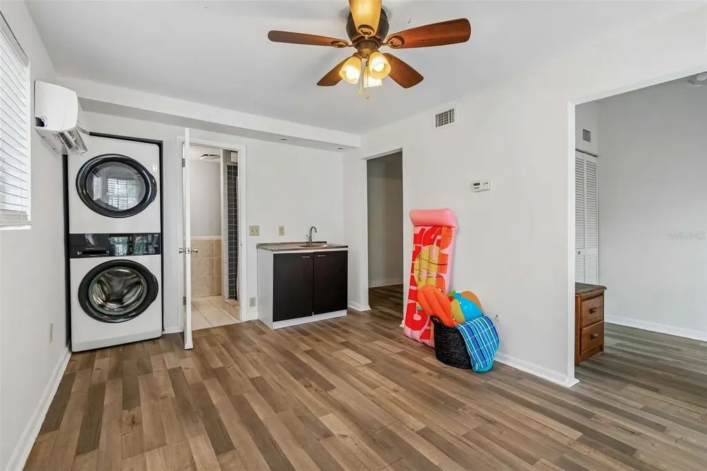 2434 W Prospect Road Tampa FL 33629