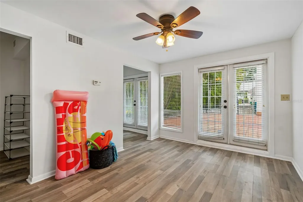 2434 W Prospect Road Tampa FL 33629